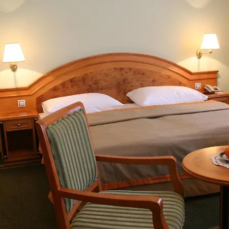 호텔 Parkhotel Golf 4*