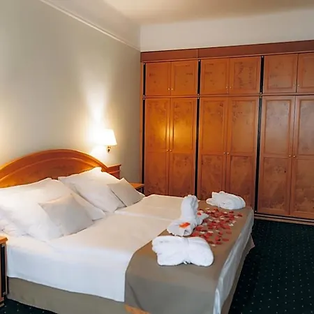 Parkhotel Golf 호텔