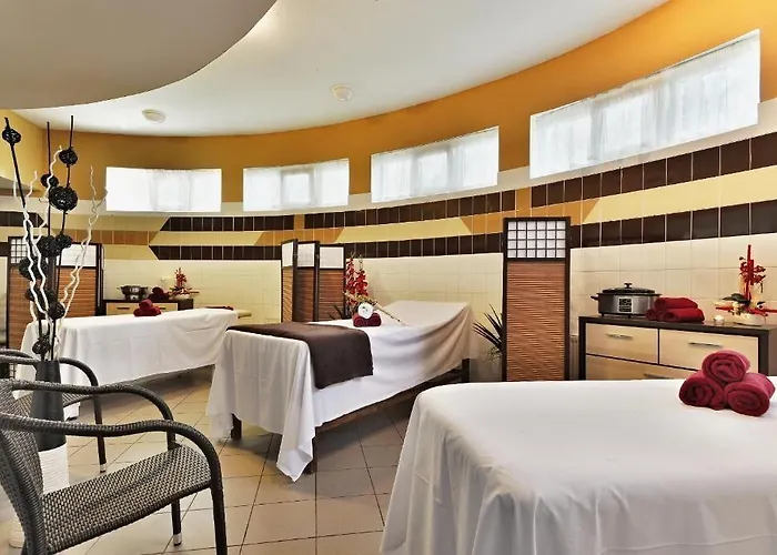 فندق Parkhotel Golf 4*